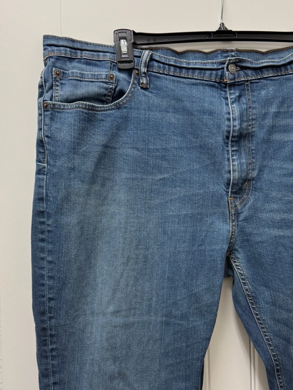 Men’s Levi’s Medium Wash 541 Athletic Jeans Size 48x29